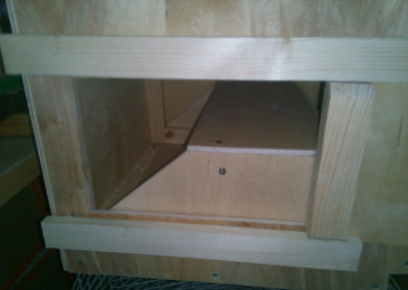 Маточник в клетку "Кролик" для кроликов