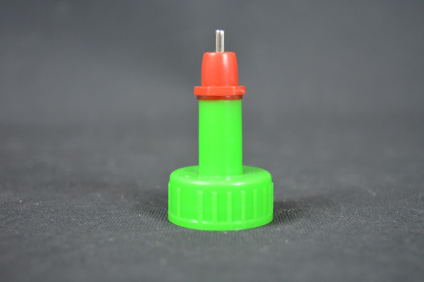 Ниппельная поилка для перепелов под бутылку