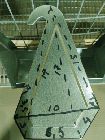 Кормушка "Желобковая-20" на клетку бройлеров