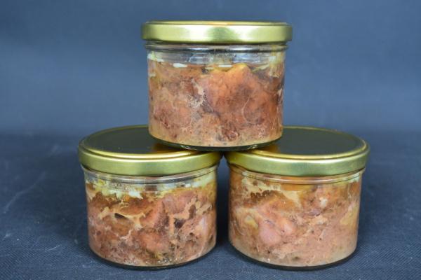 Мясо шеи говядина в собственном соку